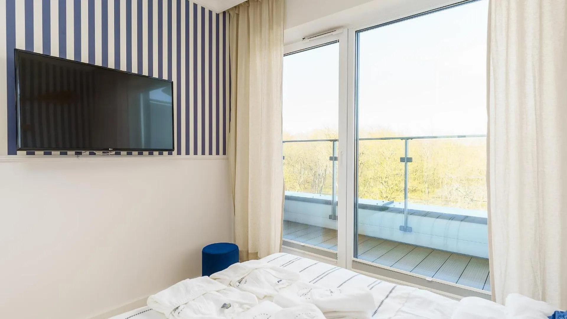 Apartment Nadmorskie Tarasy Z Basenami - Kolobrzeg Navigator